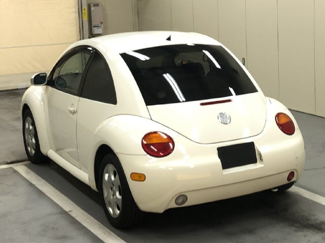 VOLKSWAGEN BEETLE