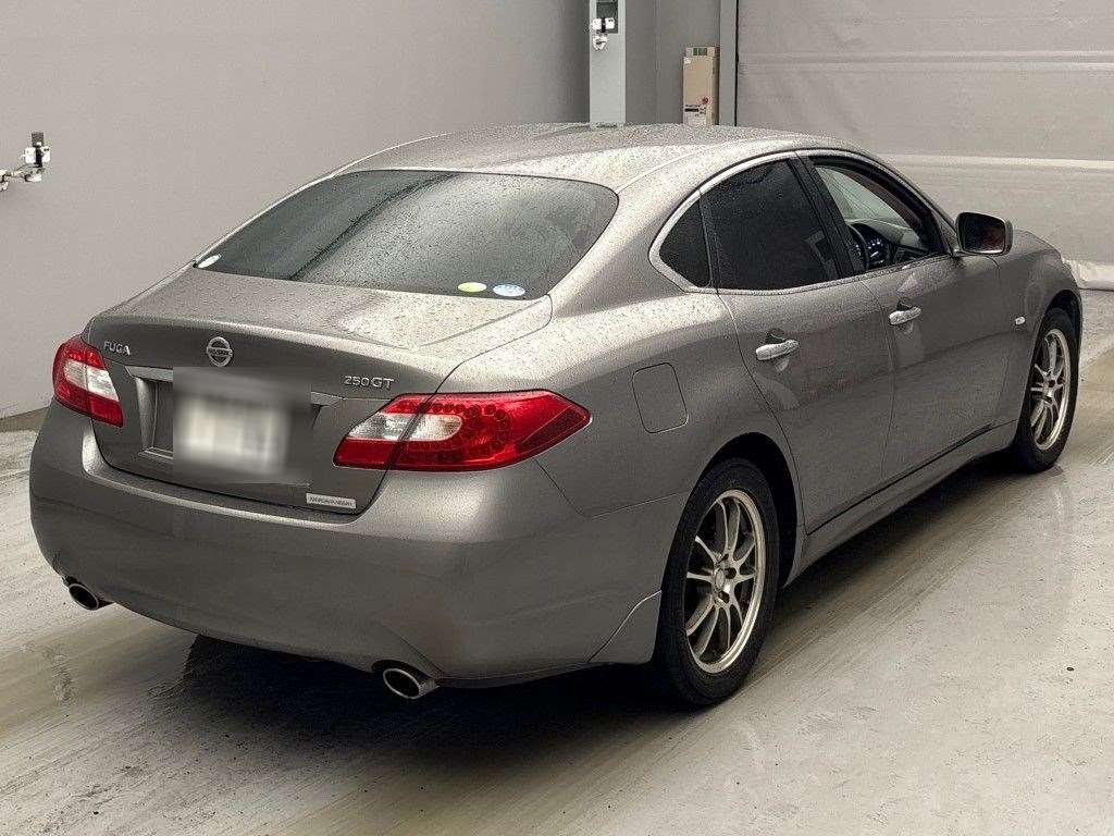 NISSAN FUGA