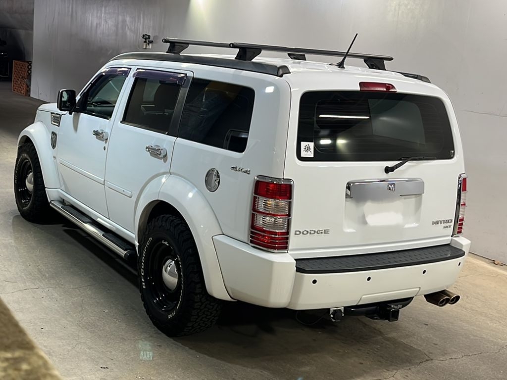 DODGE NITRO