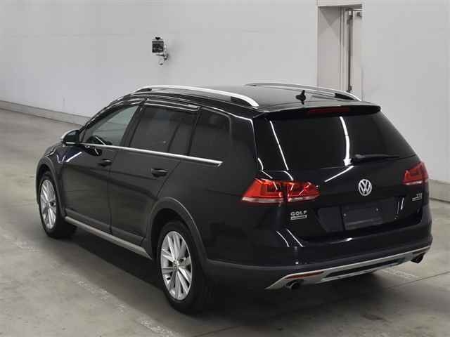 VOLKSWAGEN GOLF ALLTRACK