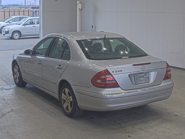 MERCEDES BENZ E CLASS