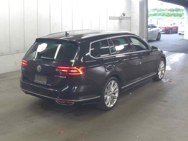 VOLKSWAGEN PASSAT VARIANT