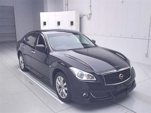 NISSAN FUGA
