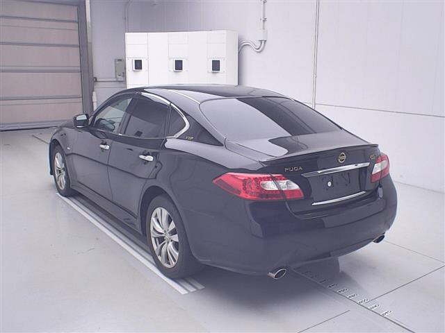 NISSAN FUGA