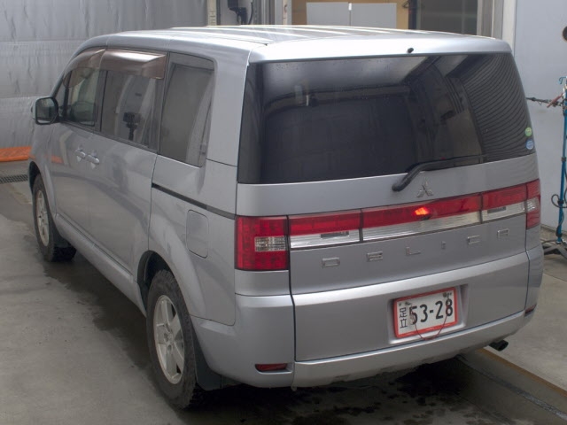 MITSUBISHI DELICA D:5