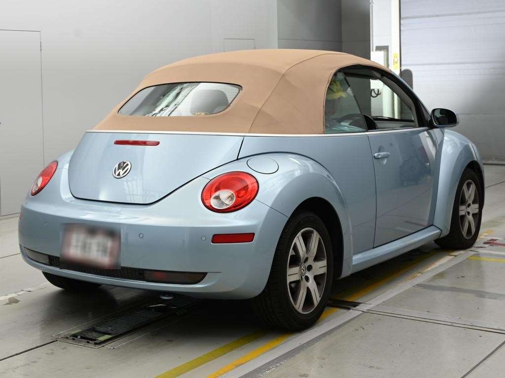 VOLKSWAGEN NEW BEETLE