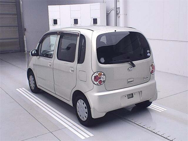 DAIHATSU MOVE LATTE
