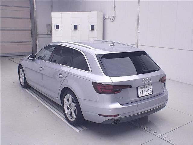 AUDI A4 AVANTE