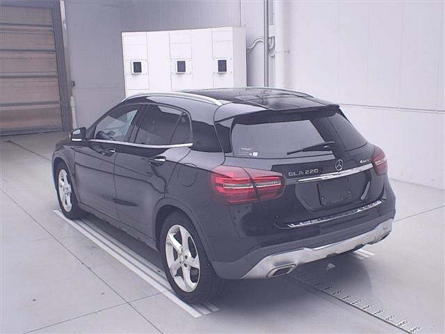 MERCEDES BENZ GLA