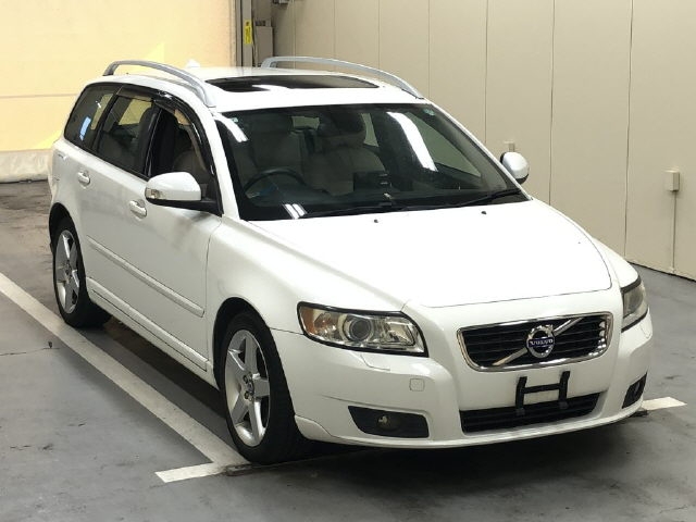 VOLVO V50