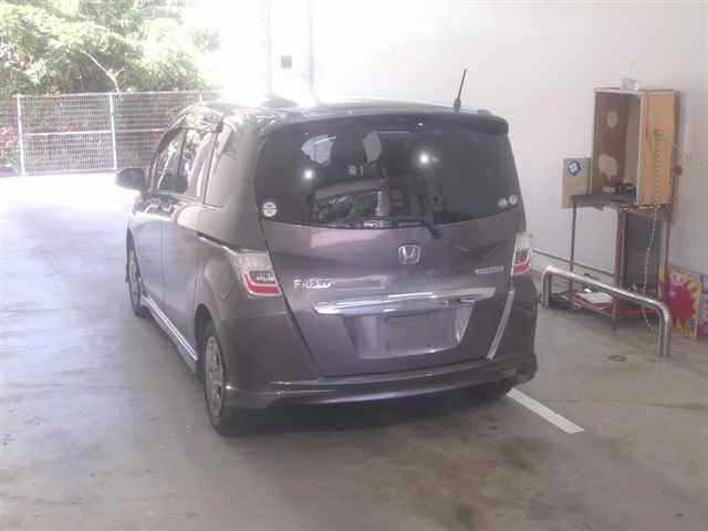 HONDA FREED HYBRID