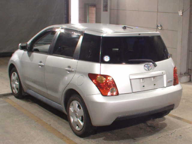 TOYOTA IST