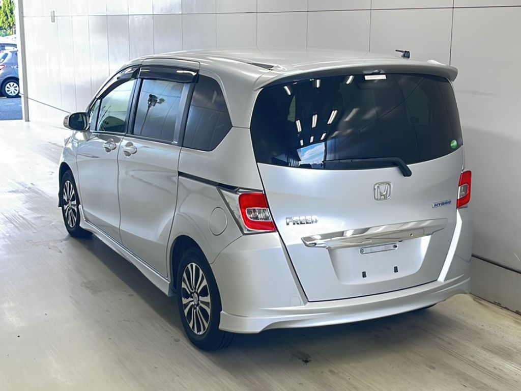 HONDA FREED SPIKE HYBRID
