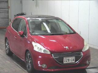 PEUGEOT 208