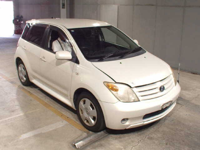 TOYOTA IST