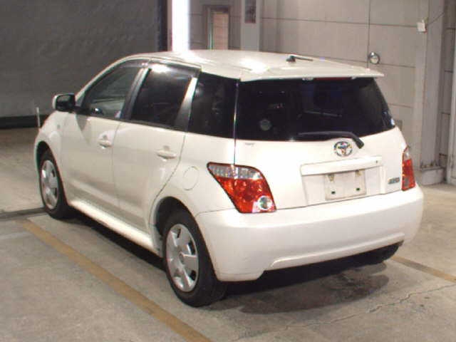 TOYOTA IST