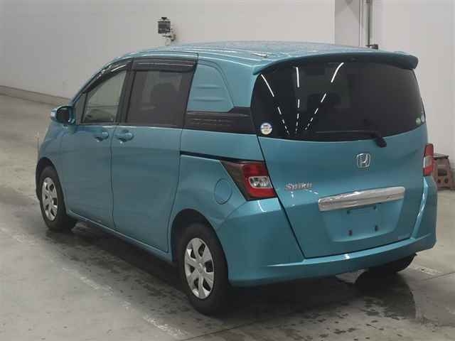 HONDA FREED SPIKE