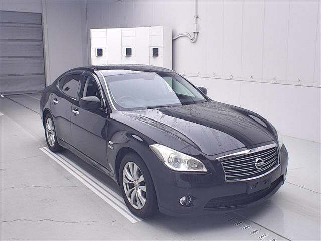 NISSAN FUGA