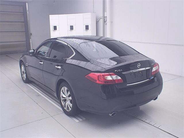 NISSAN FUGA