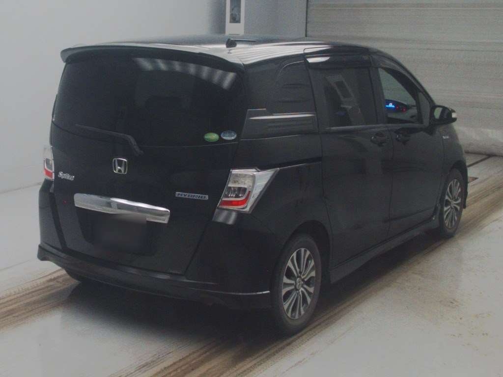 HONDA FREED SPIKE HYBRID
