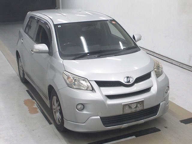 TOYOTA IST
