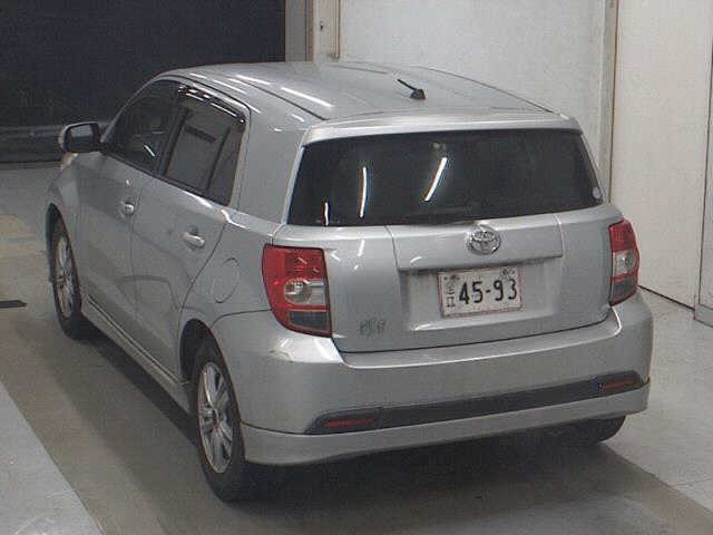 TOYOTA IST