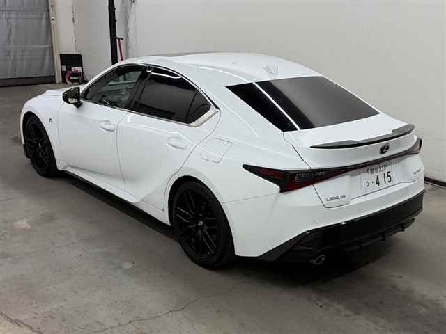 LEXUS IS