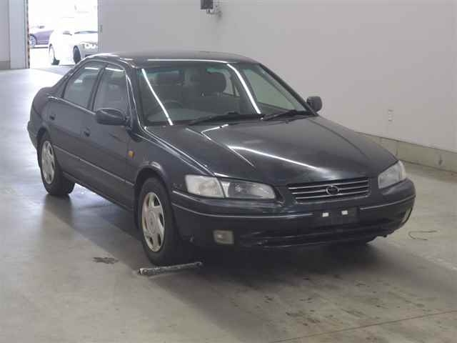 TOYOTA CAMRY GRACIA SEDAN