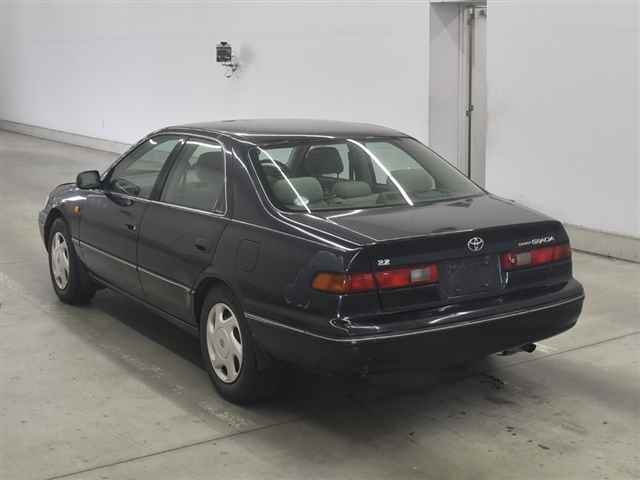 TOYOTA CAMRY GRACIA SEDAN