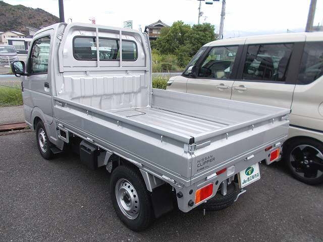 NISSAN CLIPPER