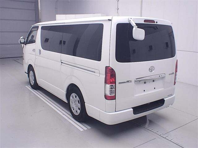 TOYOTA REGIUS ACE
