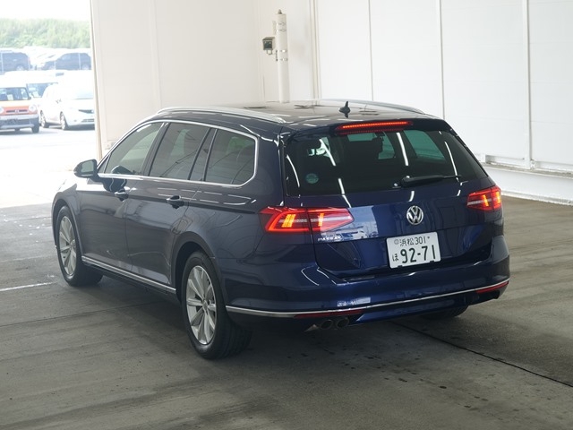 VOLKSWAGEN PASSAT VARIANT