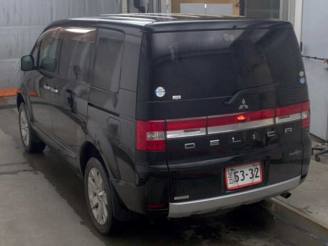 MITSUBISHI DELICA D:5
