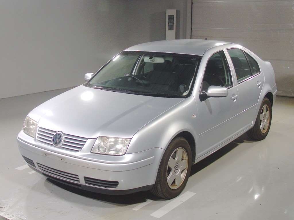 VOLKSWAGEN BORA