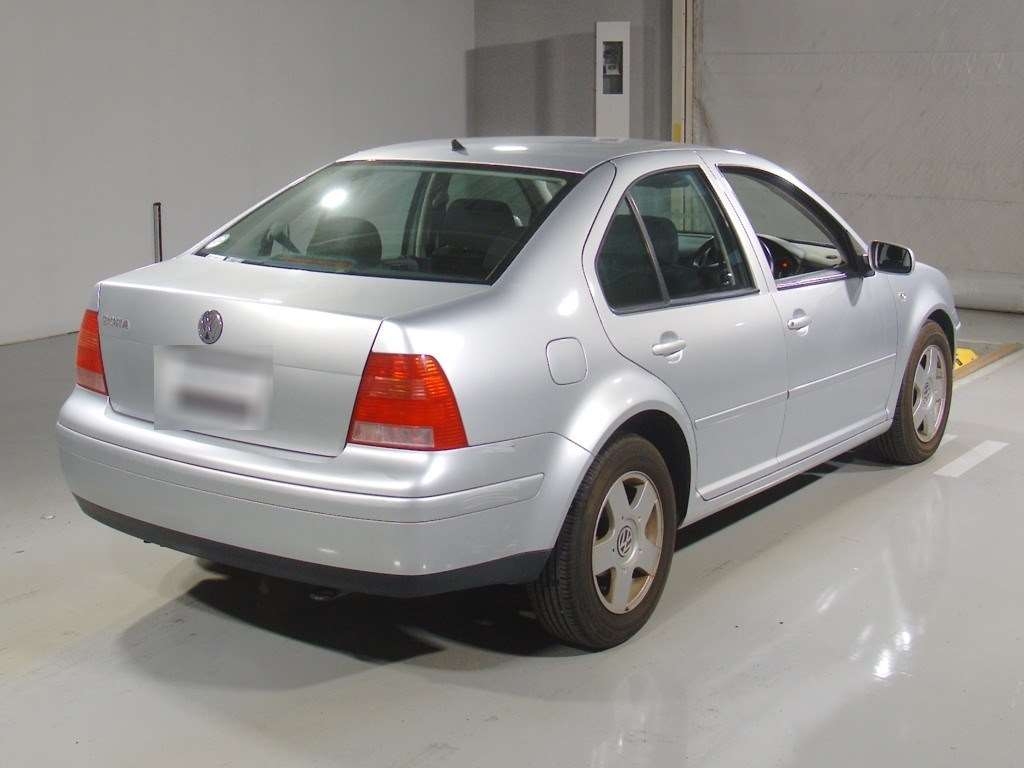 VOLKSWAGEN BORA