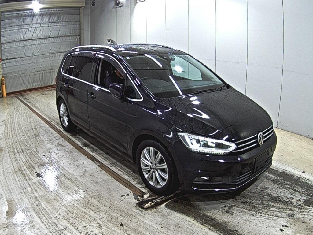 VOLKSWAGEN GOLF TOURAN