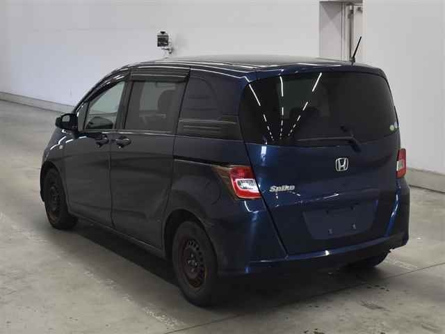 HONDA FREED SPIKE