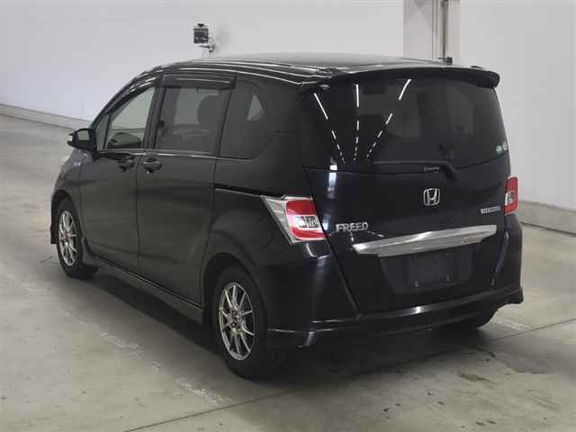 HONDA FREED HYBRID