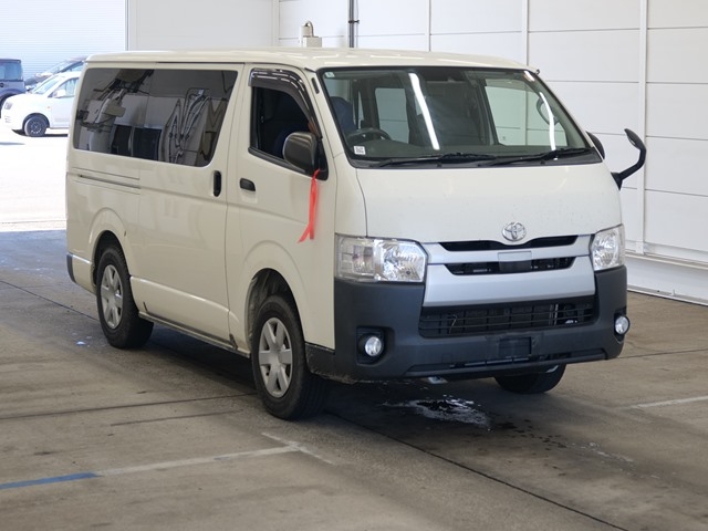 TOYOTA HIACE