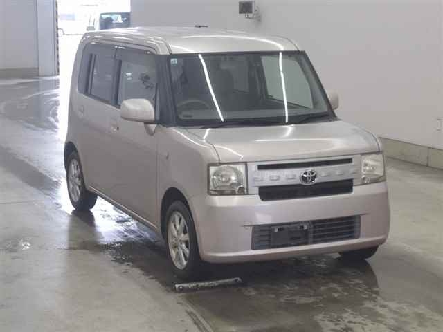 TOYOTA PIXIS SPACE