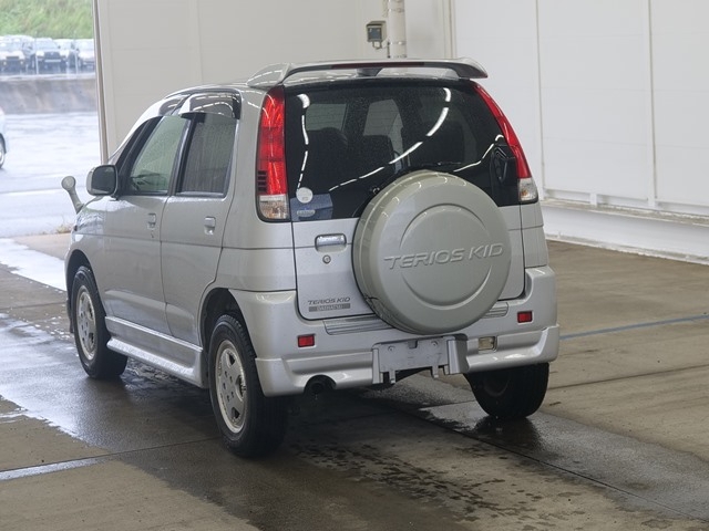 DAIHATSU TERIOS KID