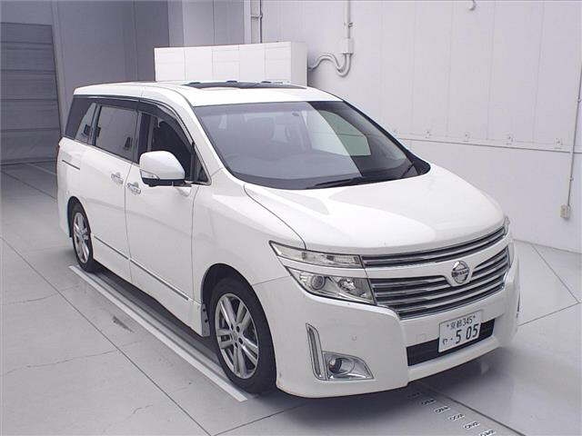 NISSAN ELGRAND