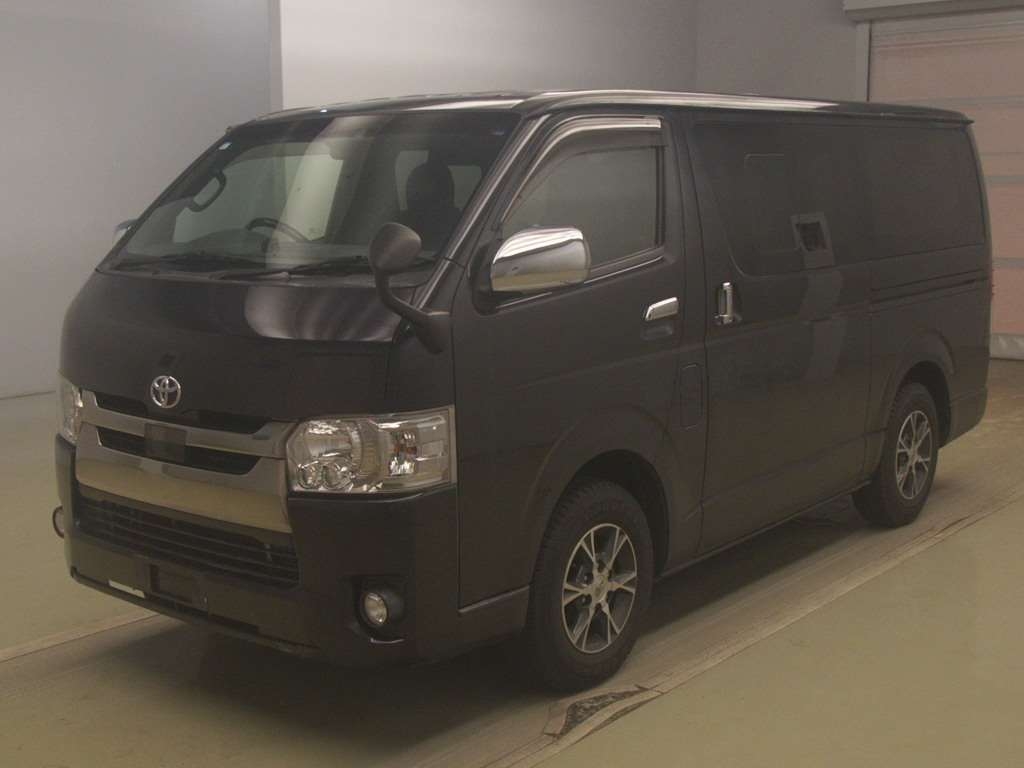 TOYOTA REGIUS VAN