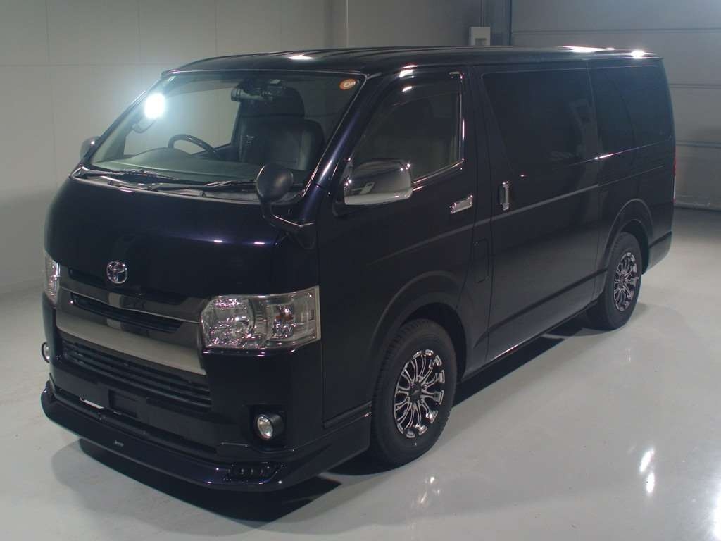 TOYOTA REGIUS VAN