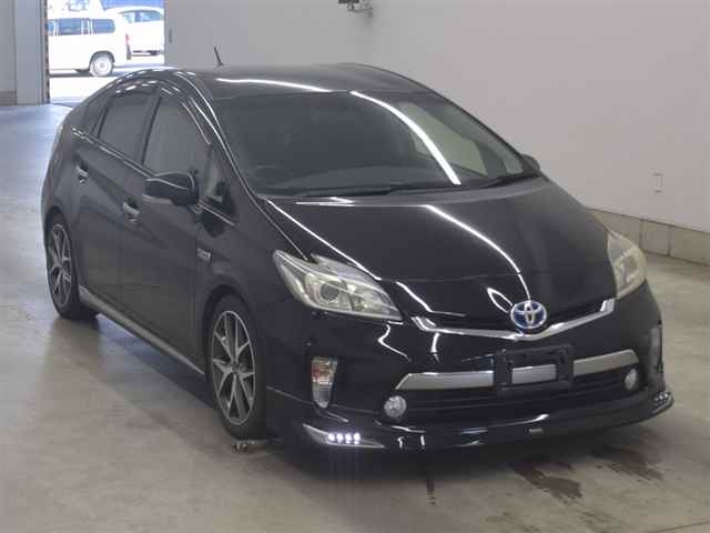 TOYOTA PRIUS PHV