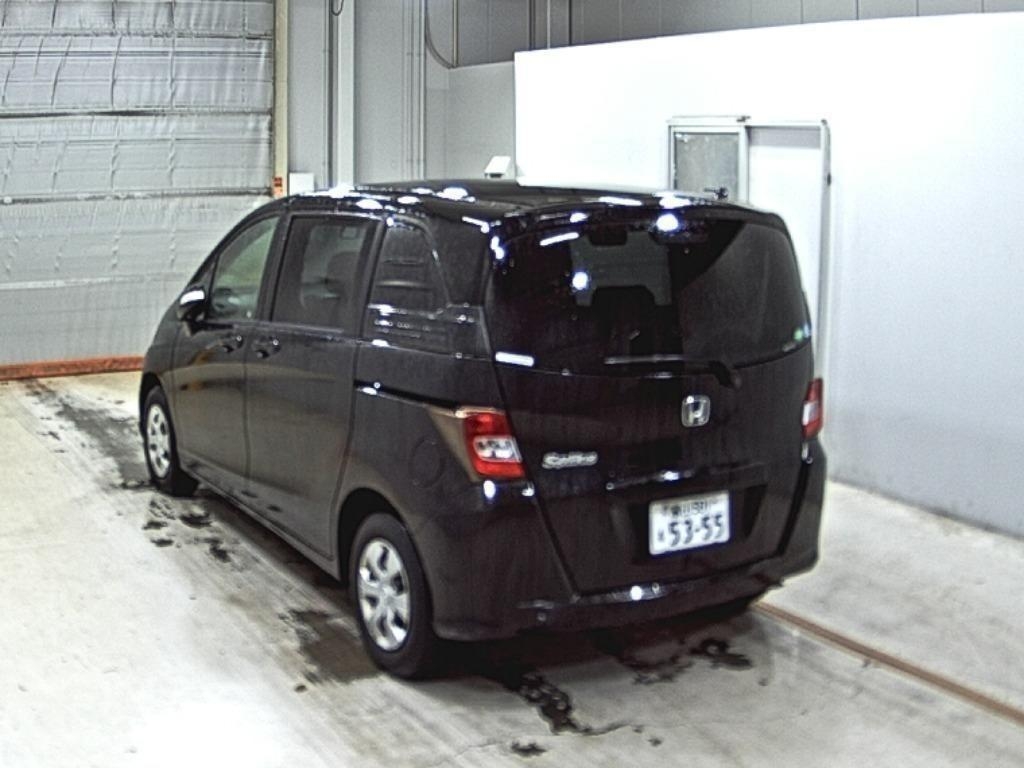 HONDA FREED SPIKE