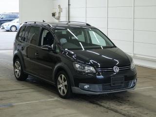 VOLKSWAGEN GOLF TOURAN