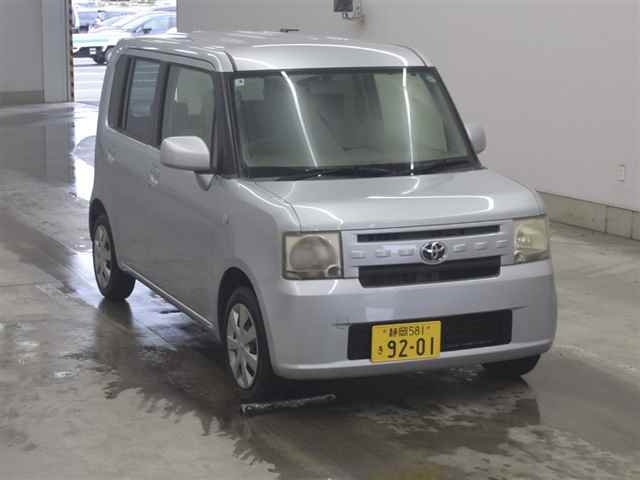 TOYOTA PIXIS SPACE