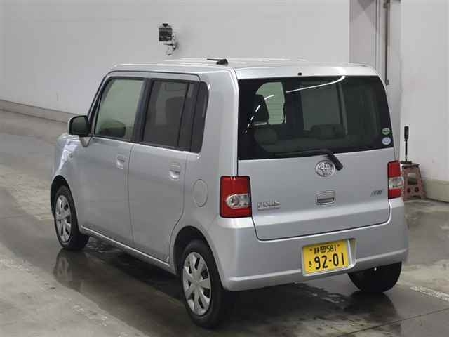 TOYOTA PIXIS SPACE