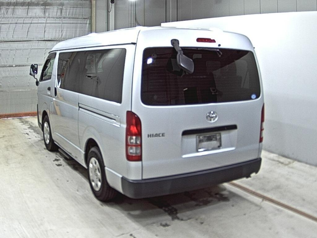 TOYOTA HIACE WAGON